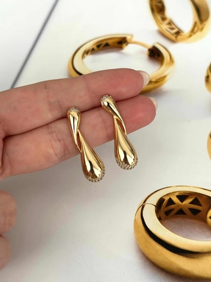 Brinco Folheado a Ouro 18K Duo Gota Cravejada